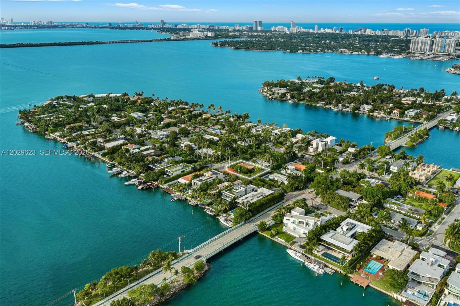 A12029623 — Miami Beach — 18