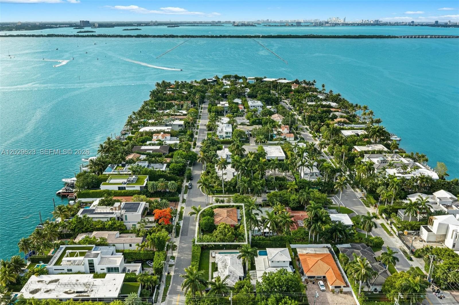 A12029623 — Miami Beach — 19