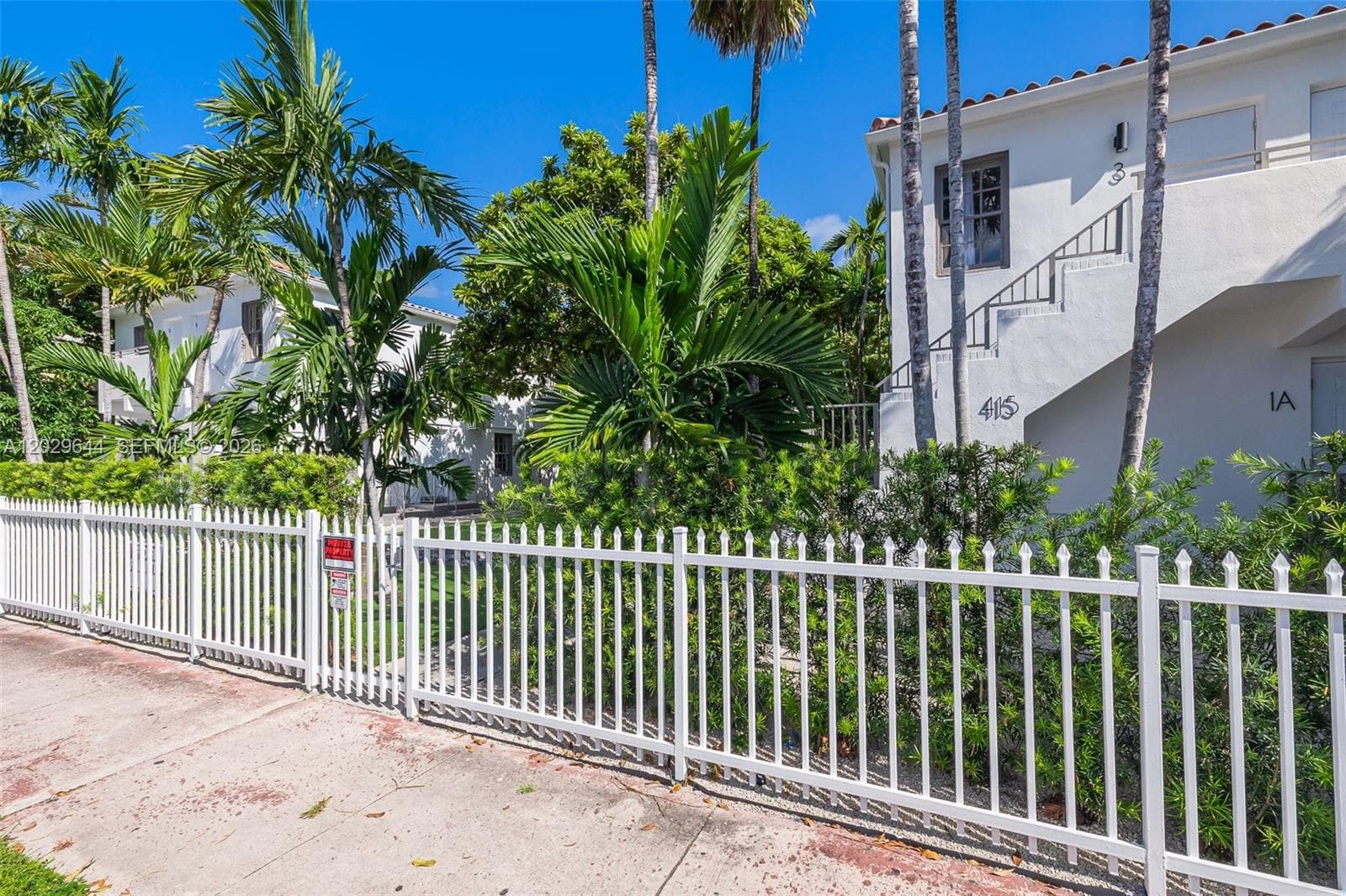 A12029644 — Miami Beach — 15