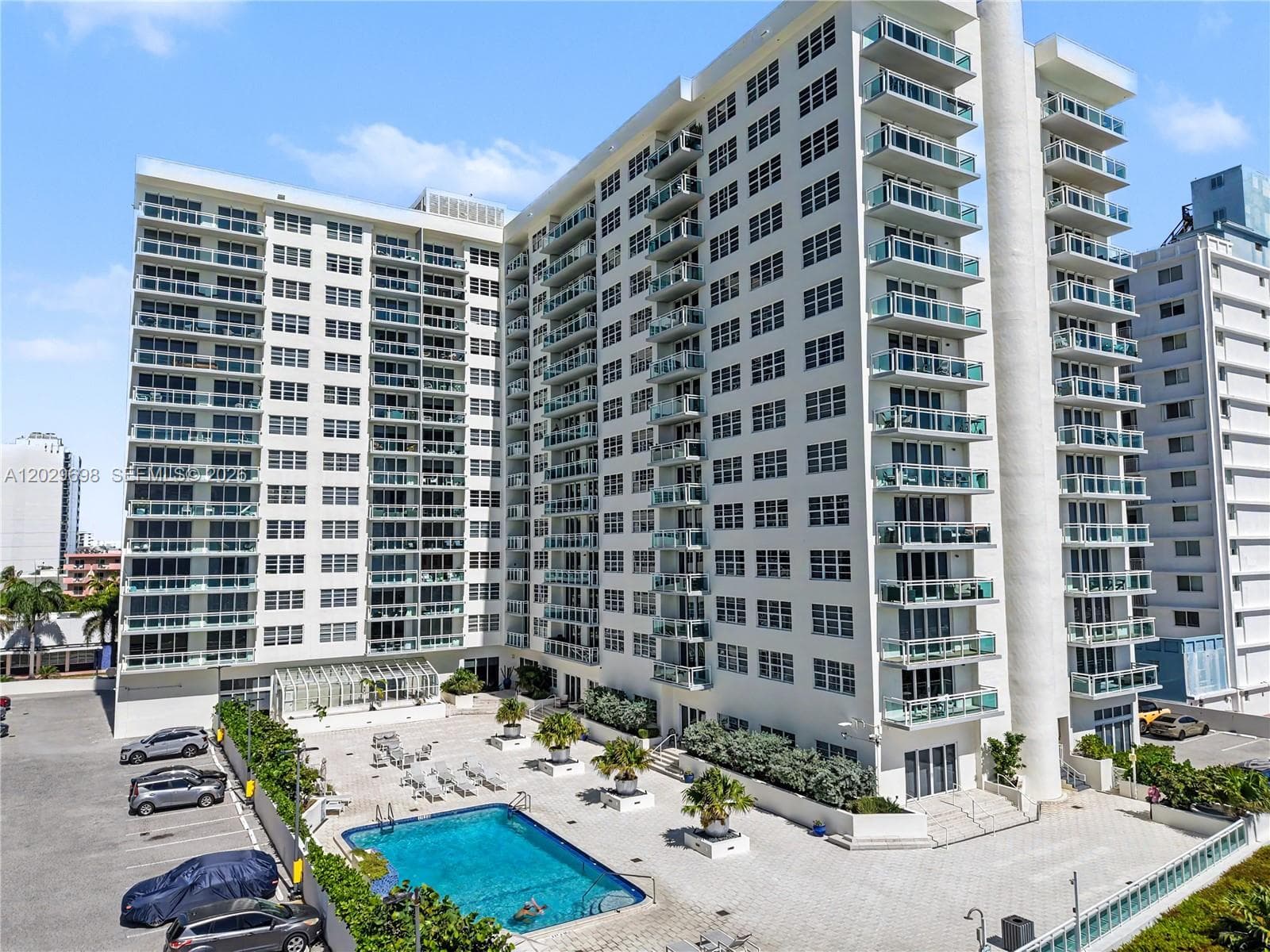 A12029698 — Miami Beach — 2