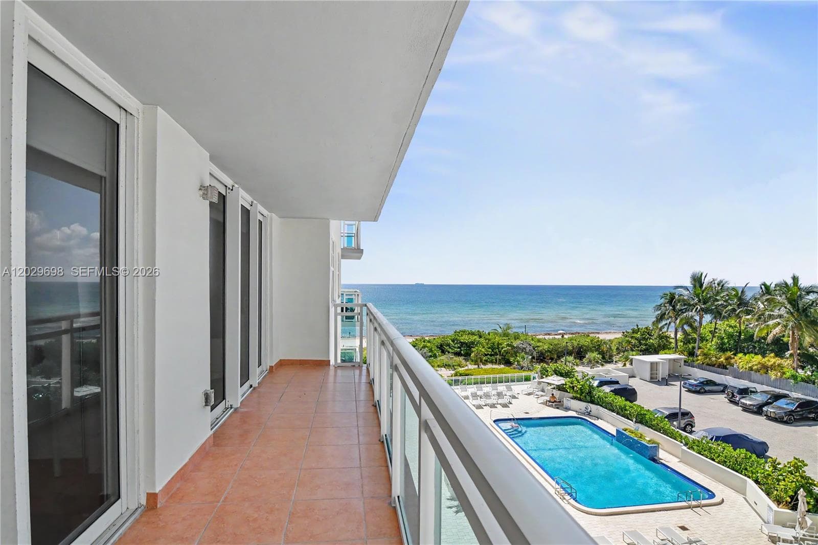 A12029698 — Miami Beach — 34