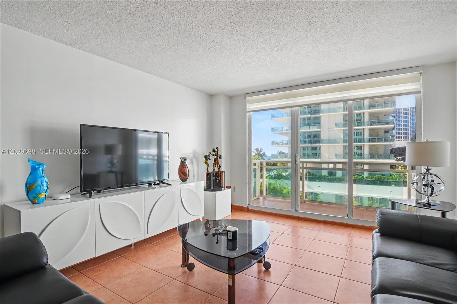A12029698 — Miami Beach — 11