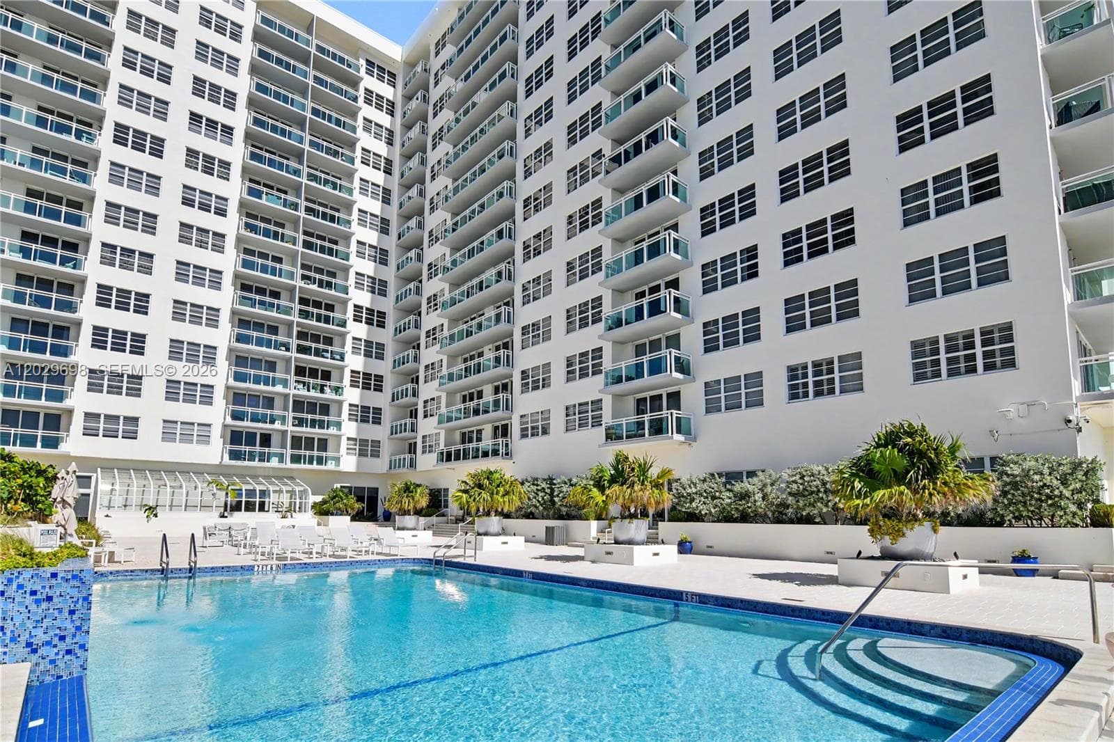 A12029698 — Miami Beach — 31