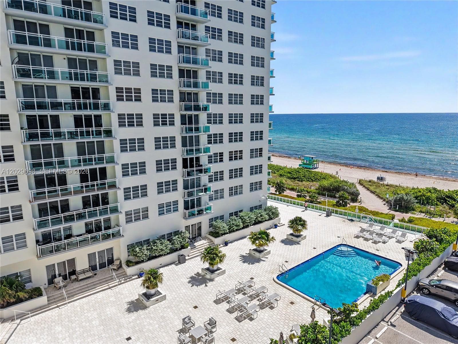 A12029698 — Miami Beach — 4