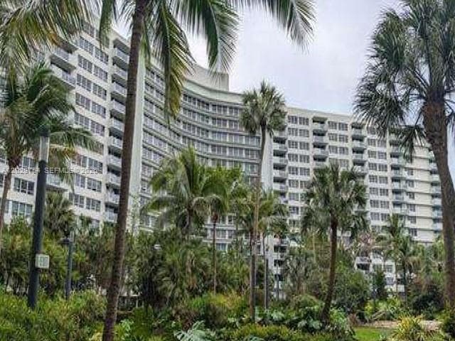 A12029754 — Miami Beach