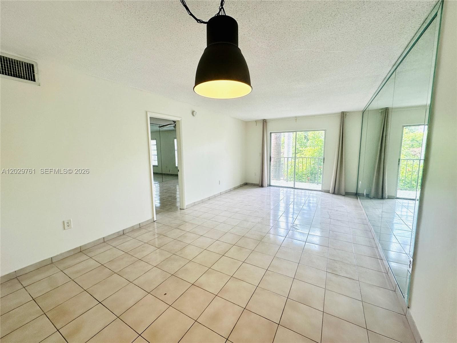 A12029761 — Miami Beach — 8