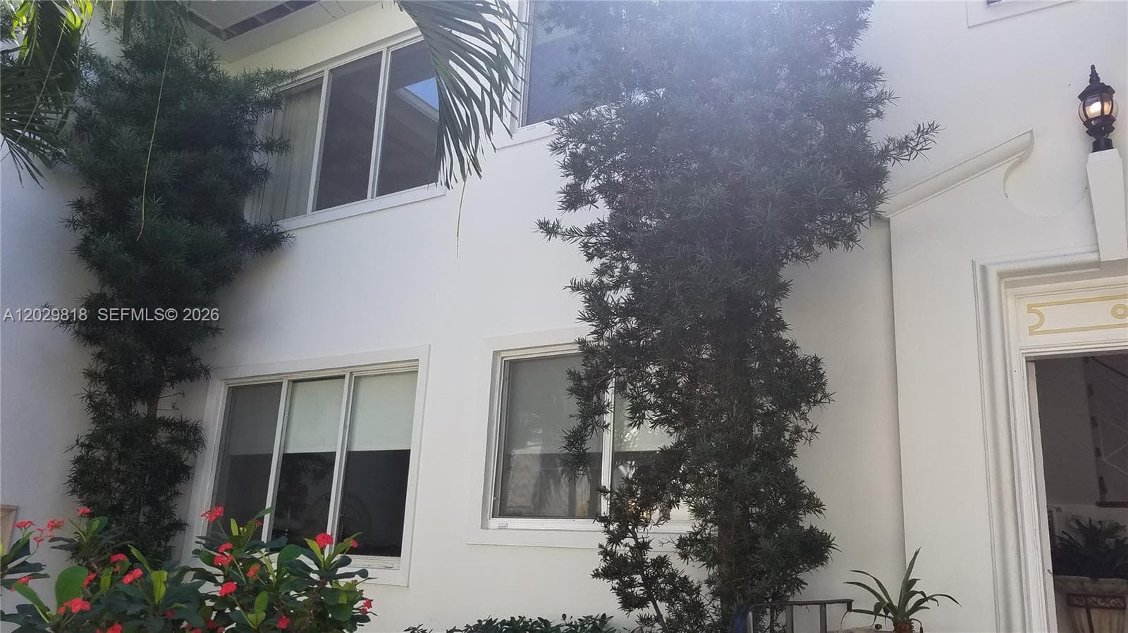 A12029818 — Miami Beach — 12