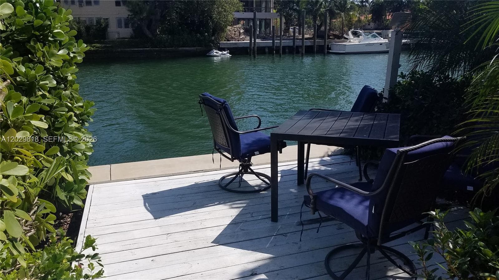 A12029818 — Miami Beach — 15