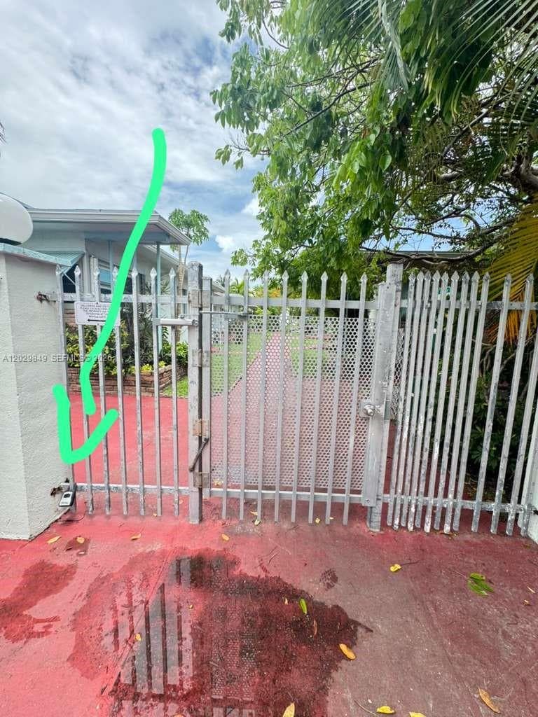 A12029849 — Miami Beach — 19