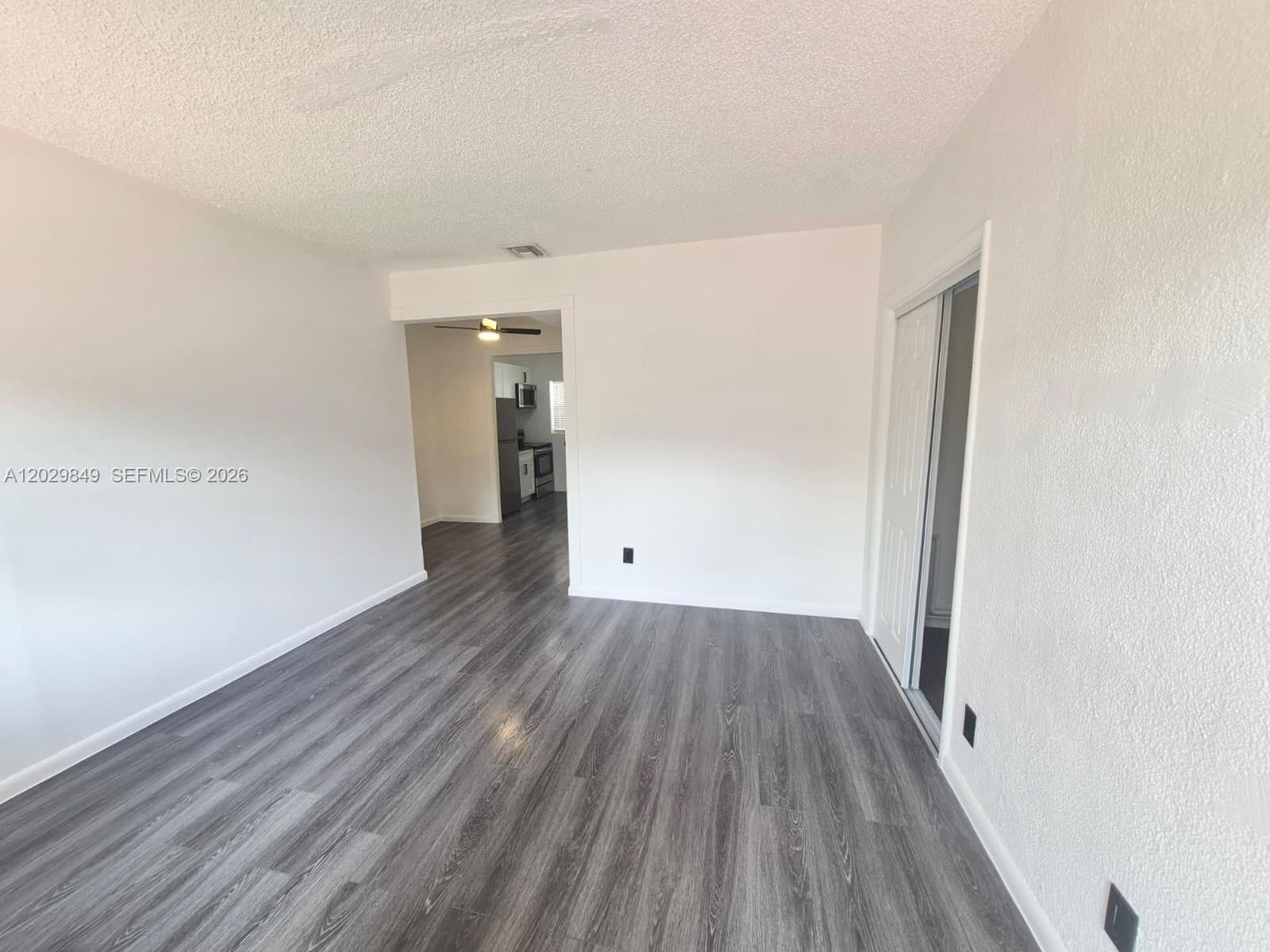 A12029849 — Miami Beach — 8