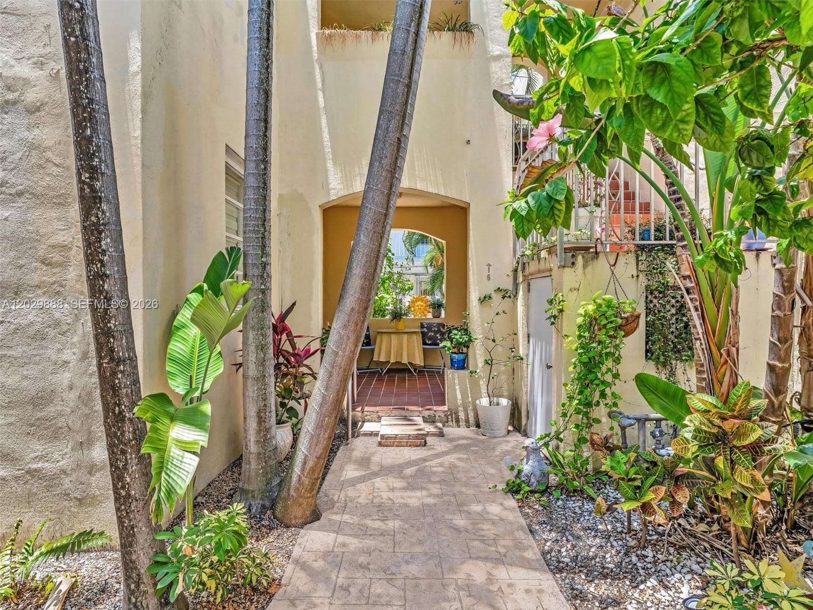 A12029888 — Miami Beach — 18
