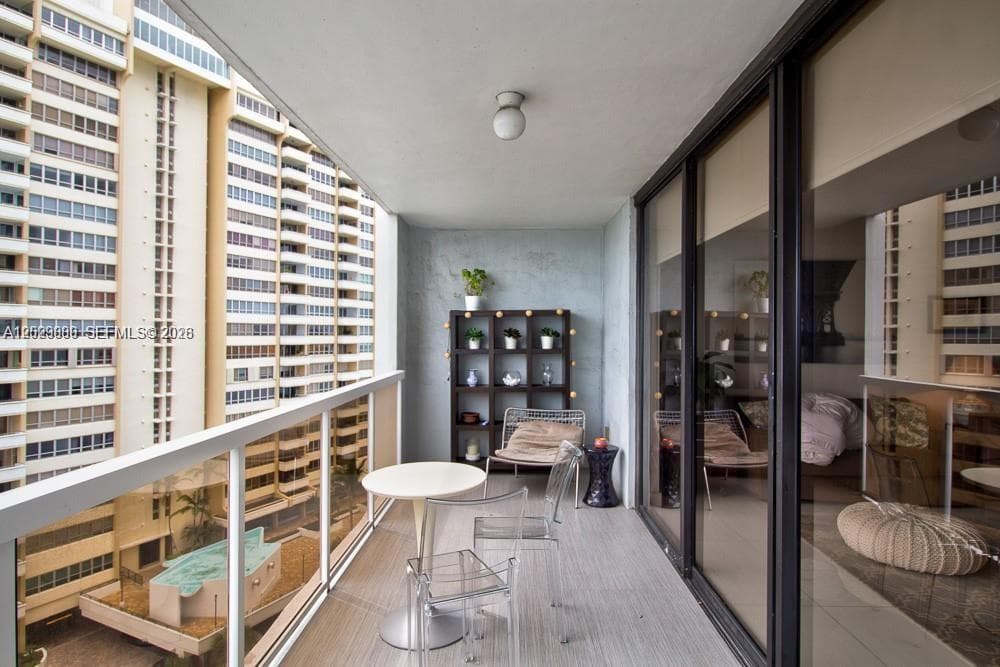 A12029889 — Miami Beach — 5