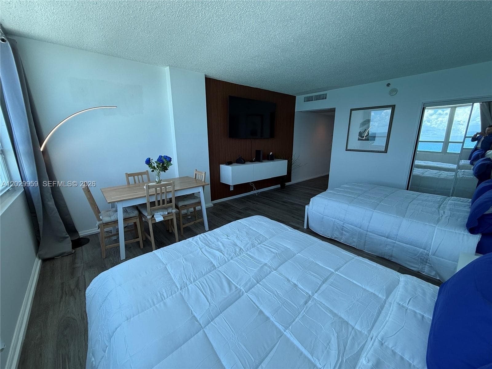 A12029959 — Miami Beach — 27
