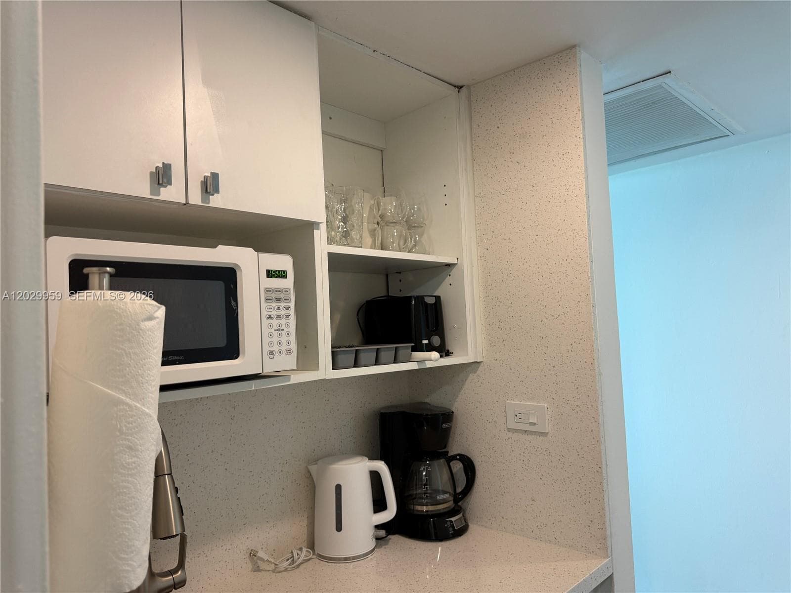 A12029959 — Miami Beach — 16