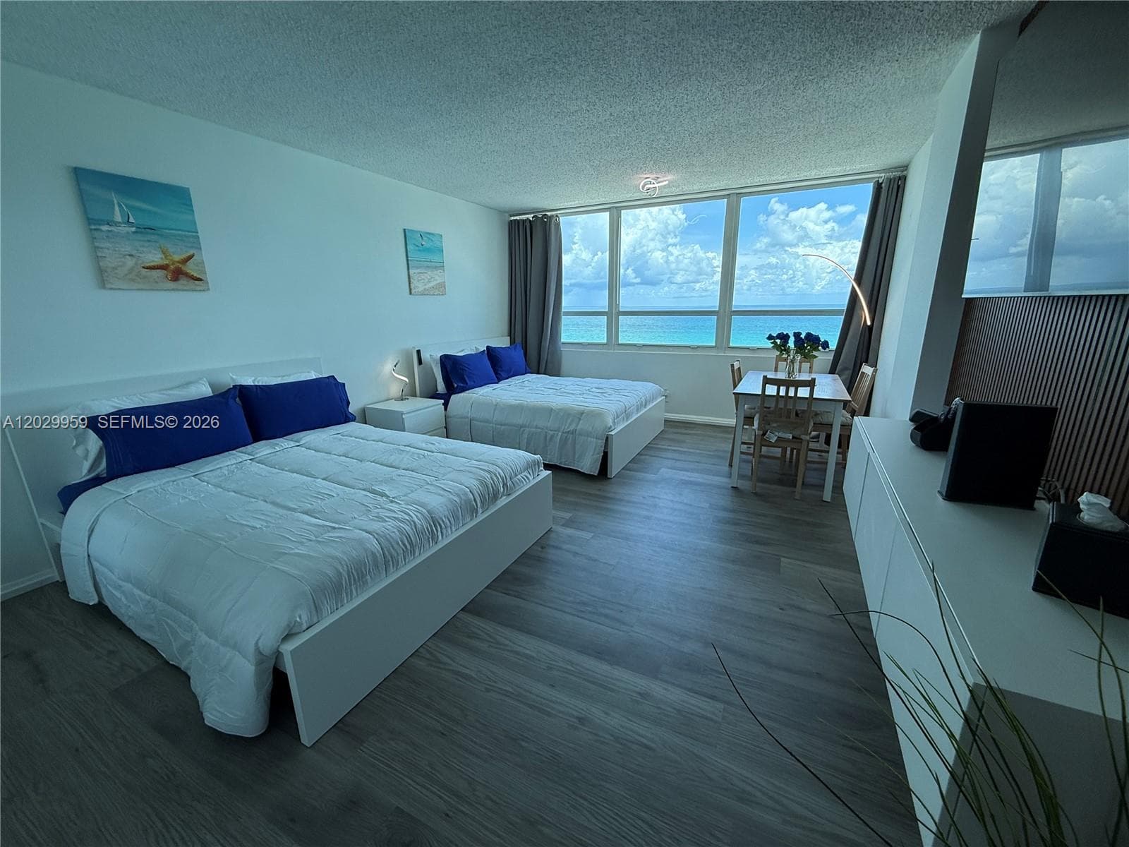 A12029959 — Miami Beach — 32