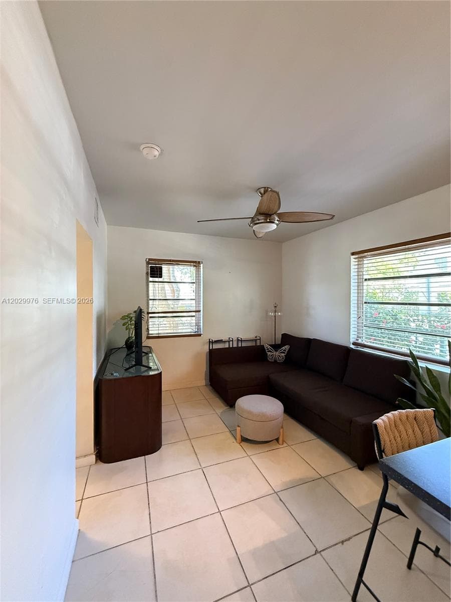 A12029976 — Miami Beach — 2