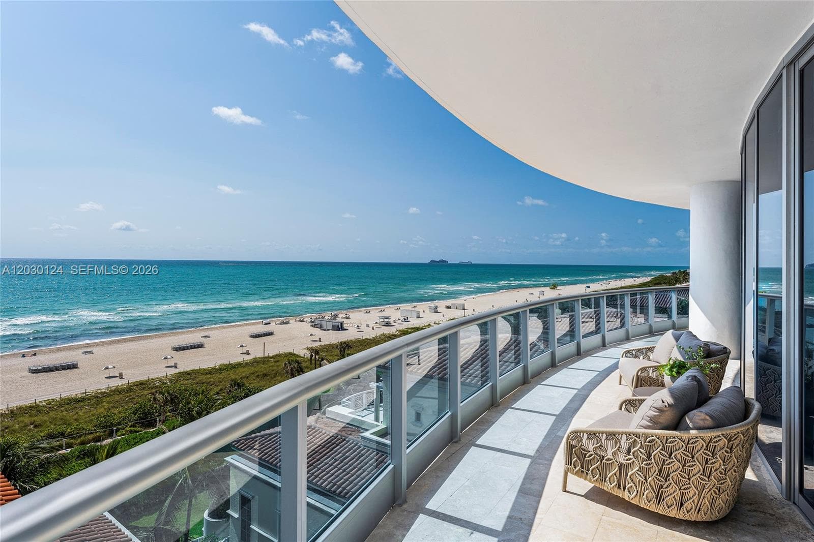 A12030124 — Miami Beach — 2