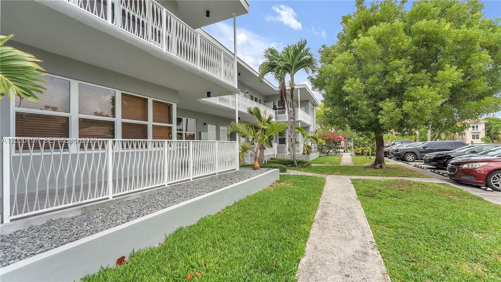 A12030197 — Miami Beach