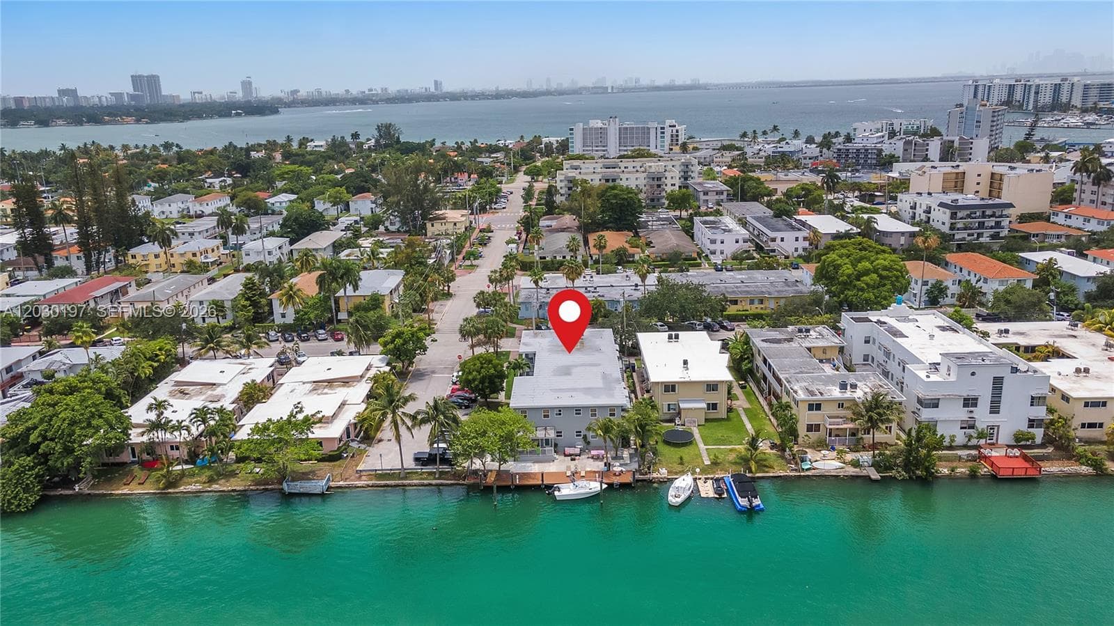 A12030197 — Miami Beach — 4