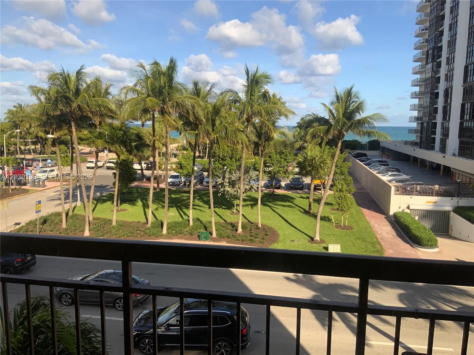 A12030198 — Miami Beach — 22