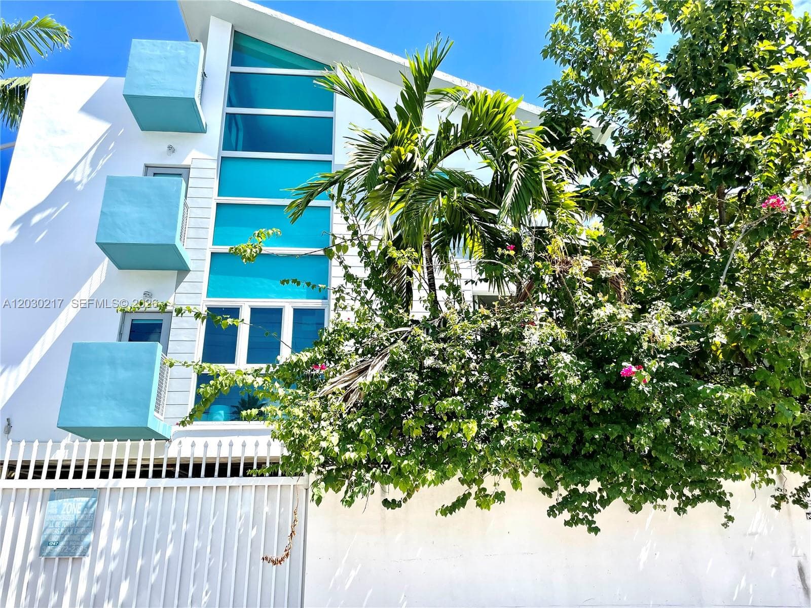 A12030217 — Miami Beach