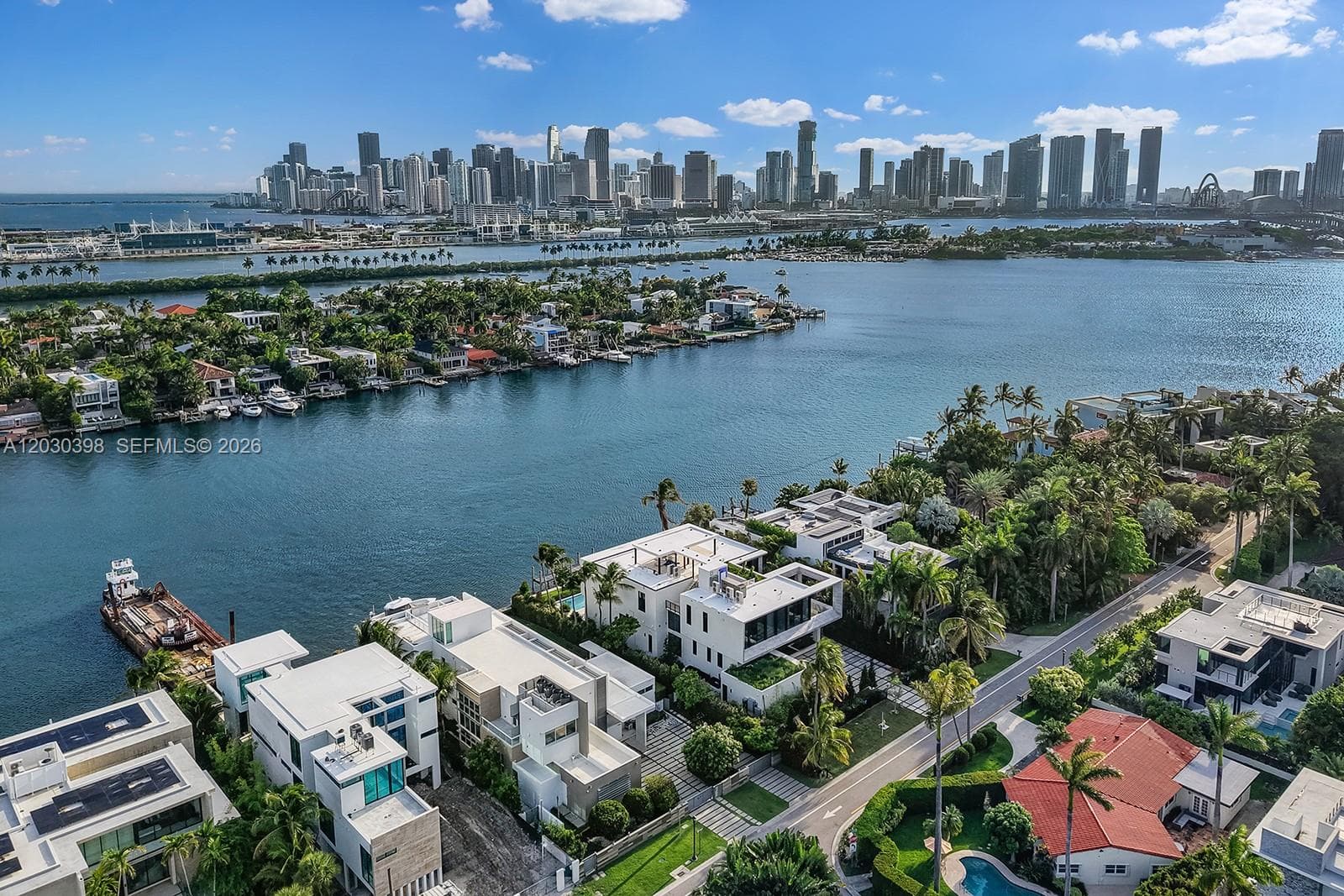 A12030398 — Miami Beach — 79