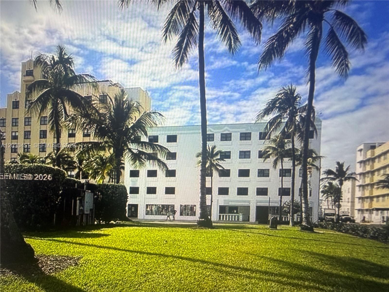 A12030451 — Miami Beach — 21