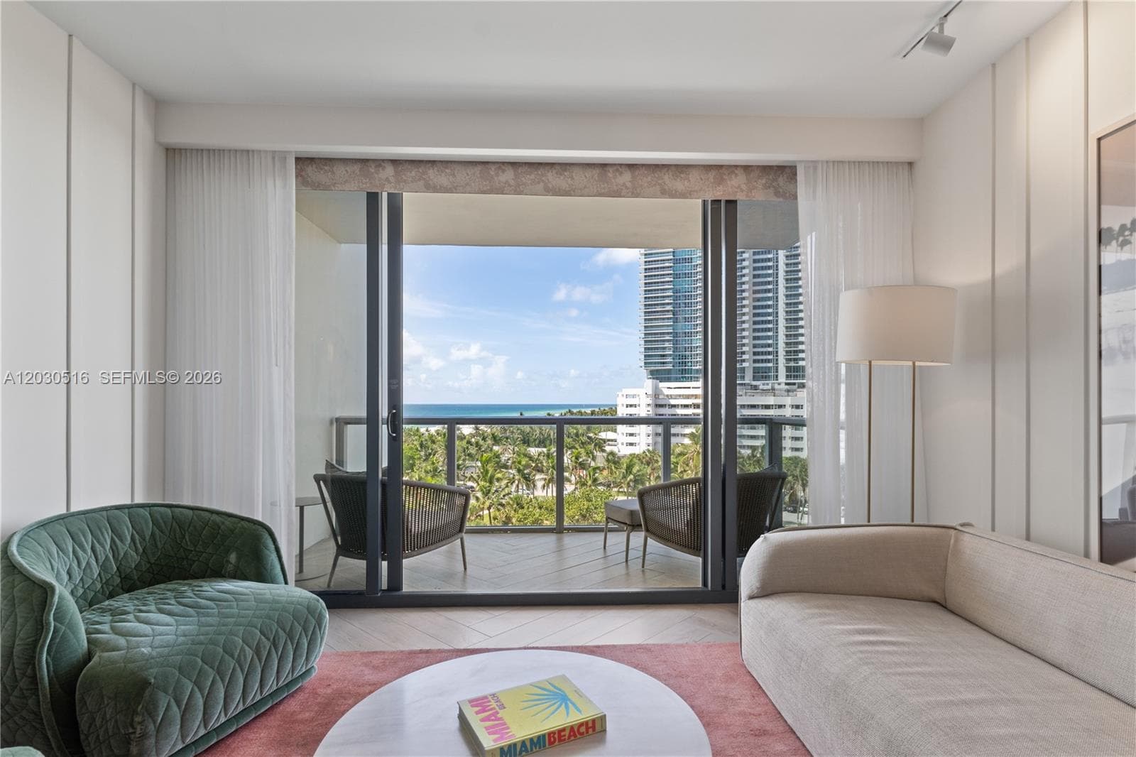 A12030516 — Miami Beach — 4