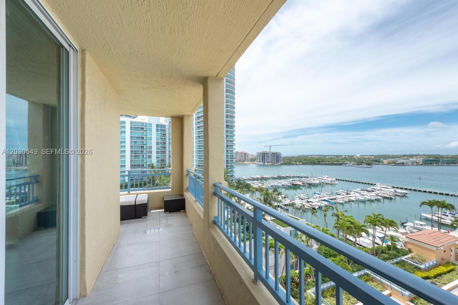 A12030549 — Miami Beach — 3
