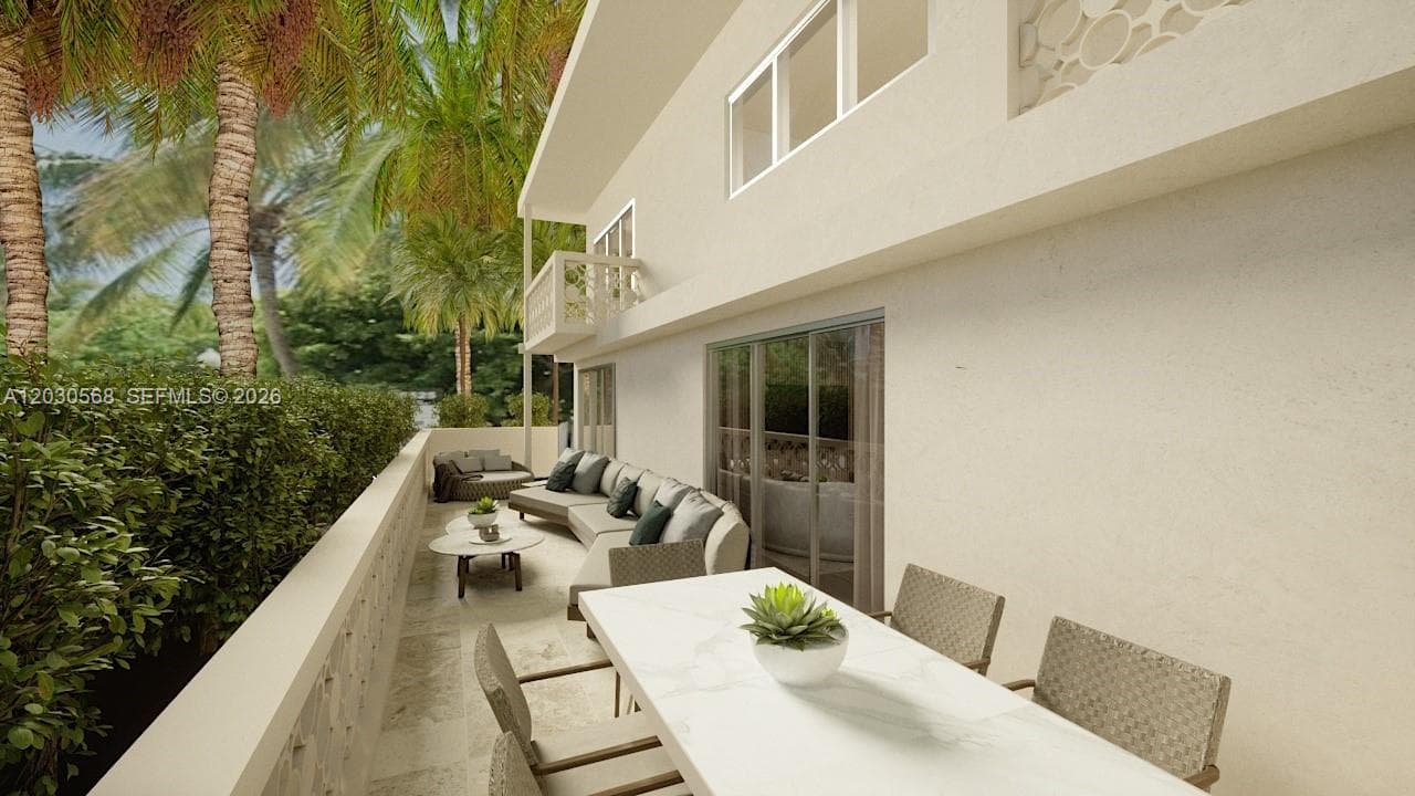 A12030568 — Miami Beach — 8