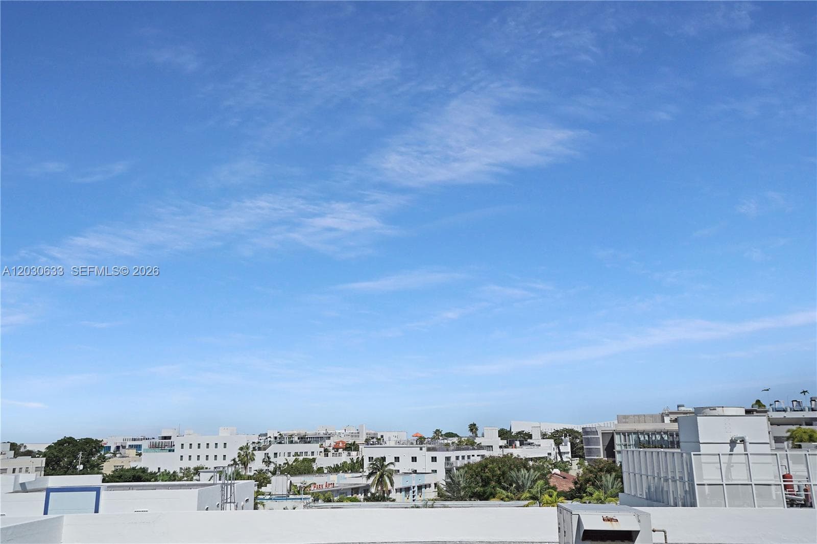 A12030633 — Miami Beach — 25