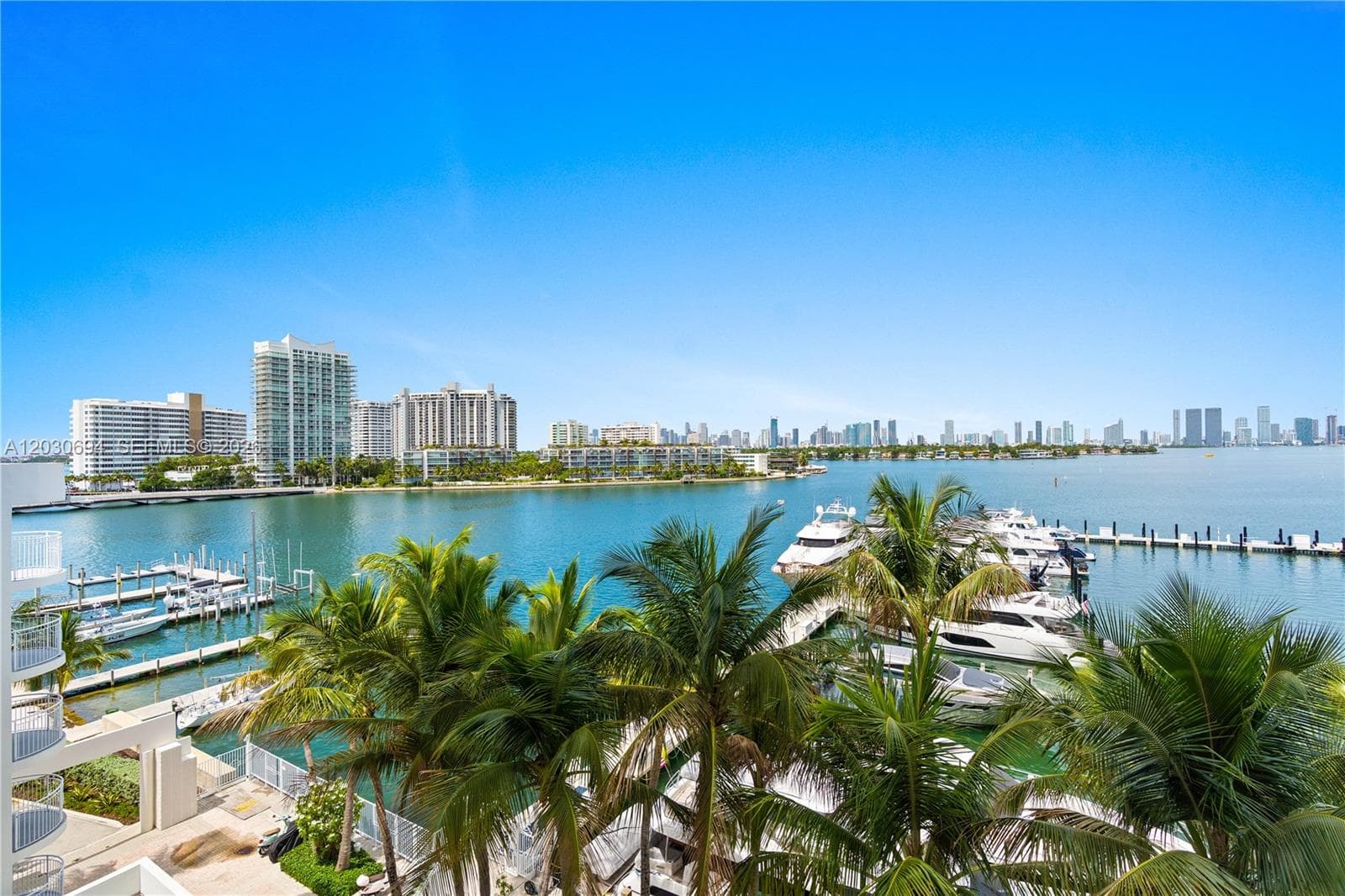 A12030694 — Miami Beach — 53
