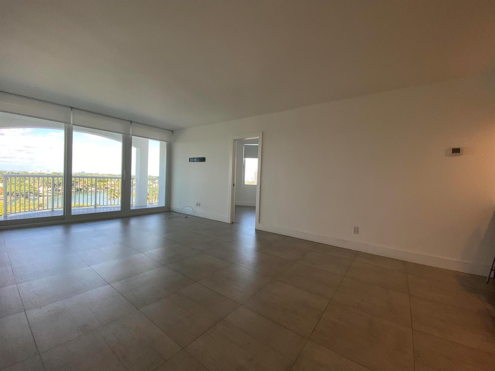 B26036608 — Miami Beach — 13
