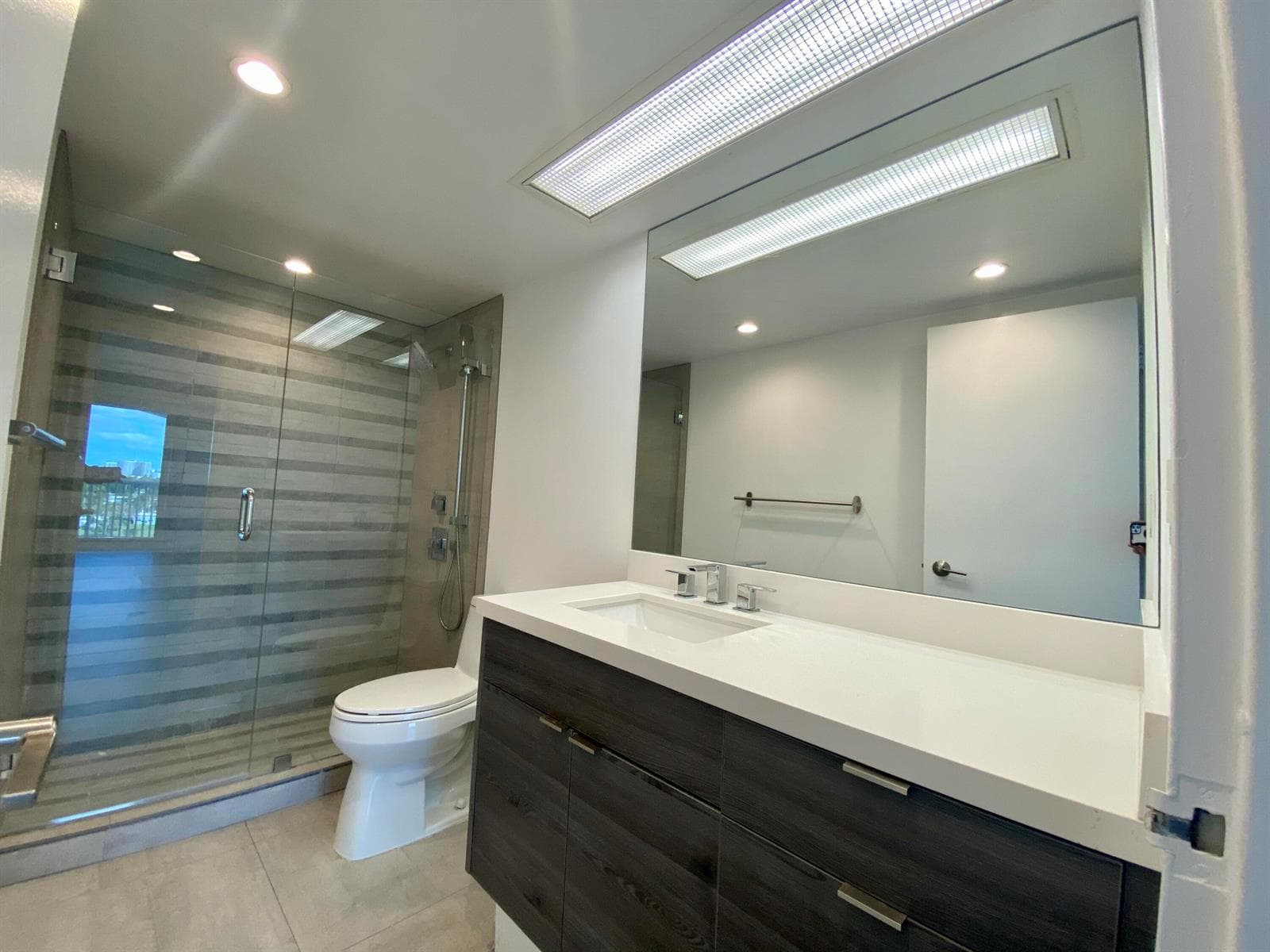 B26036608 — Miami Beach — 16