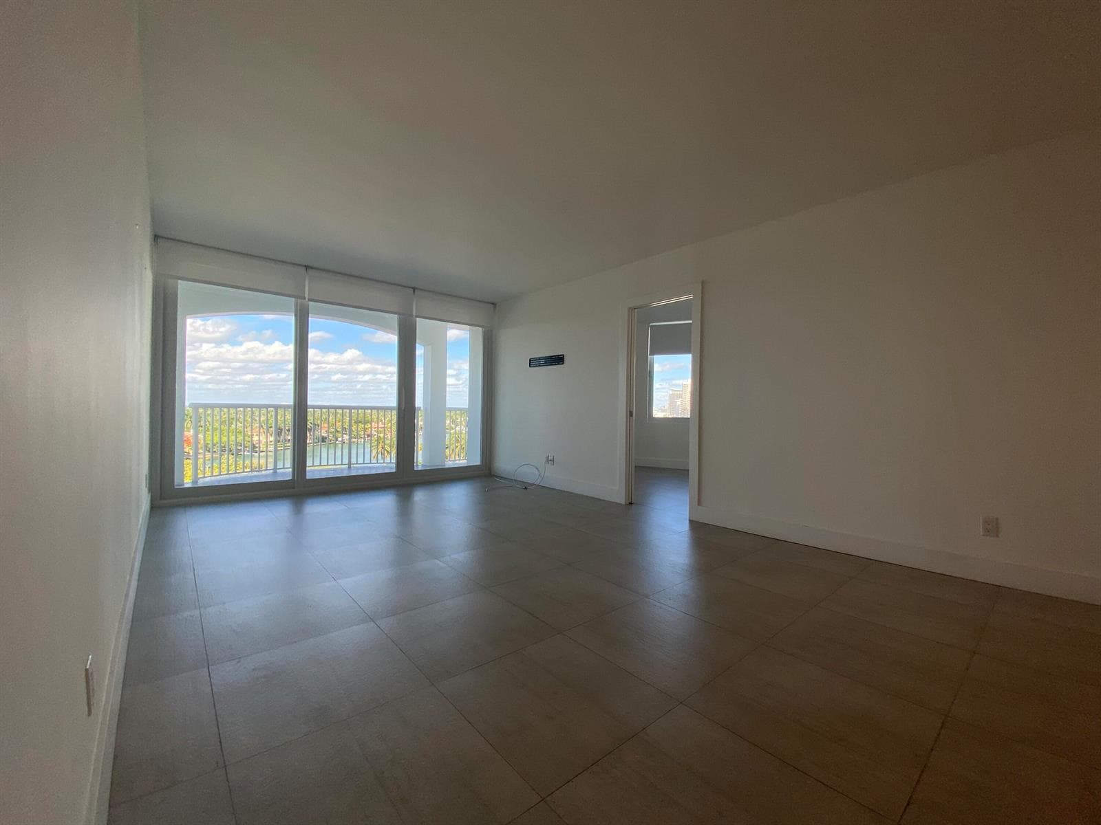 B26036608 — Miami Beach — 7