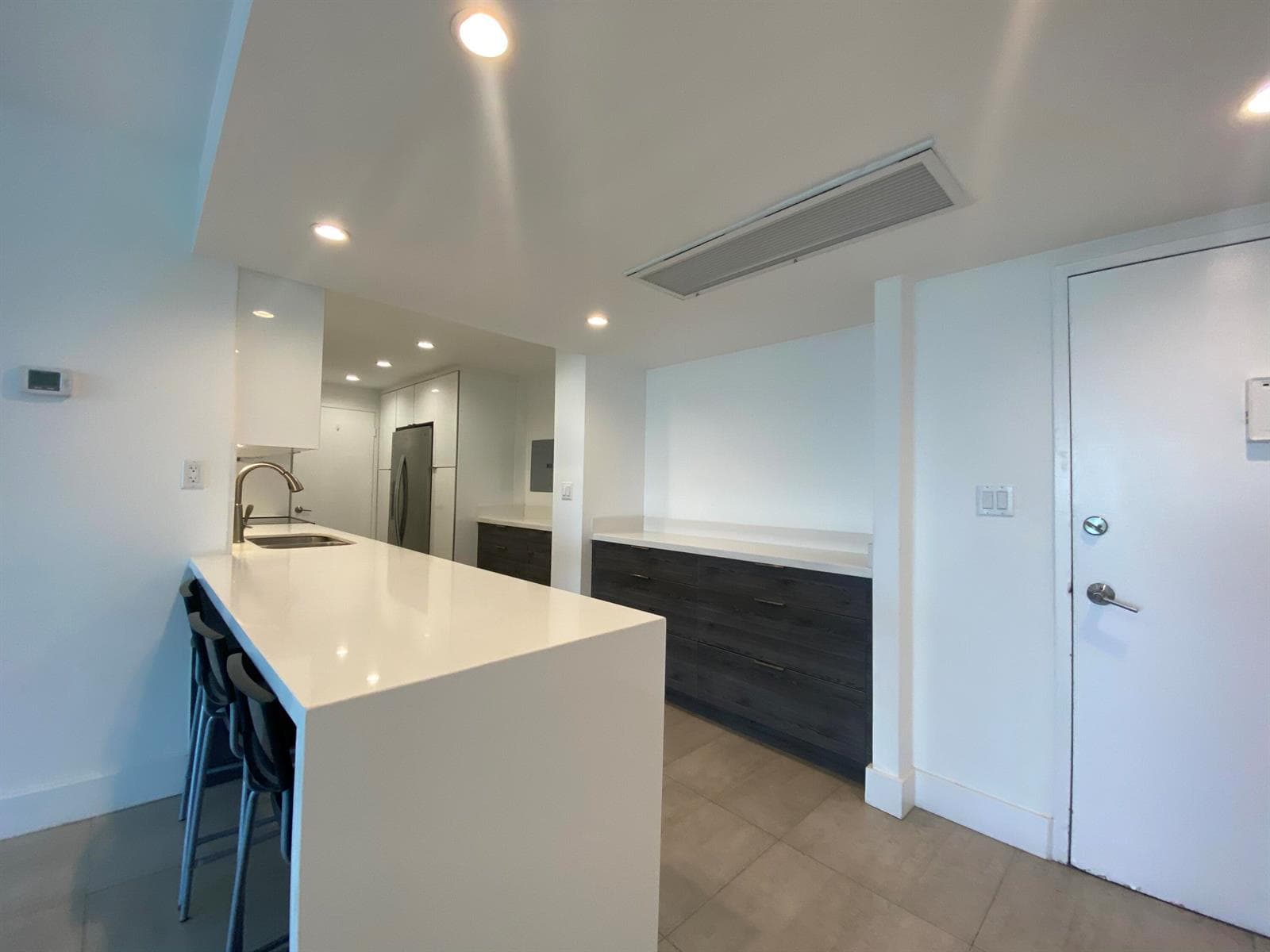 B26036608 — Miami Beach — 4