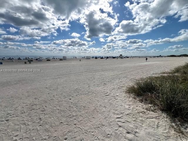 A12030782 — Miami Beach — 49