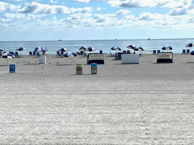 A12030782 — Miami Beach — 50
