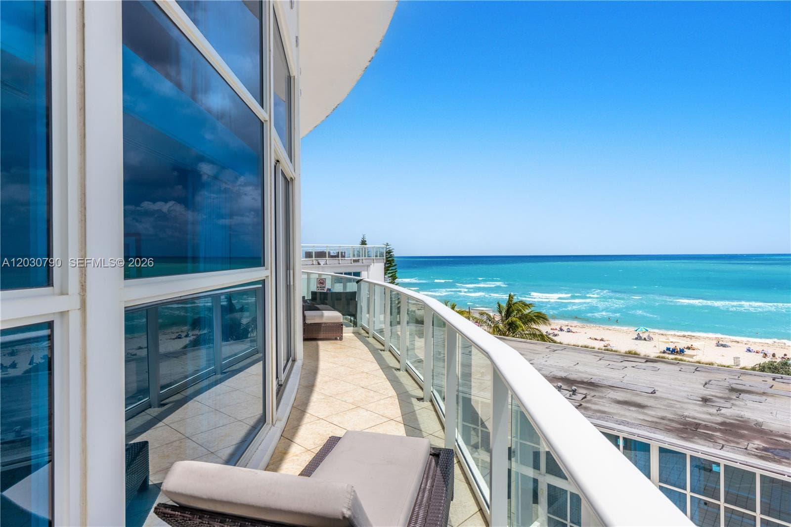 A12030790 — Miami Beach — 17