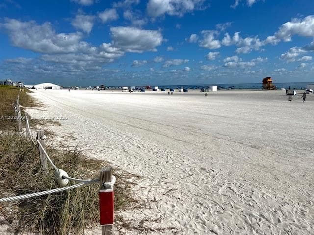 A12030791 — Miami Beach — 46