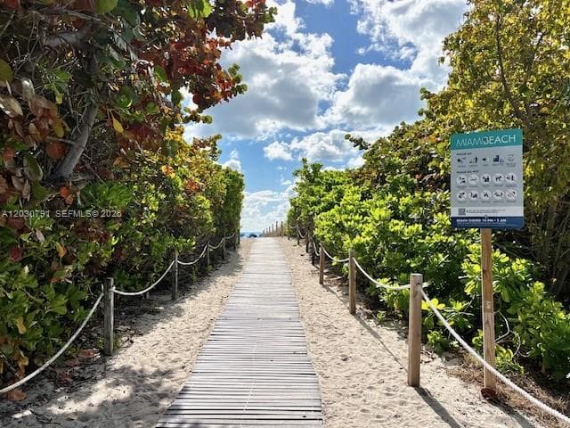 A12030791 — Miami Beach — 43