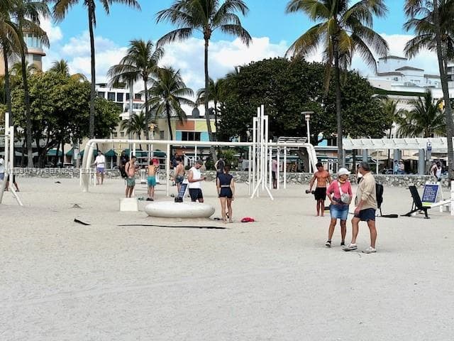 A12030791 — Miami Beach — 54