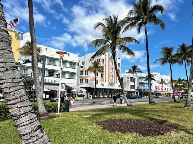 A12030791 — Miami Beach — 37