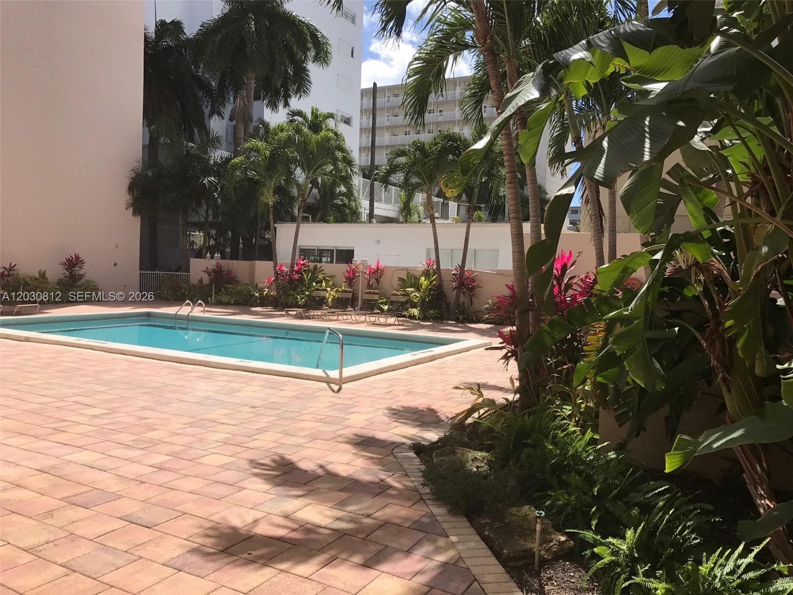 A12030812 — Miami Beach — 2
