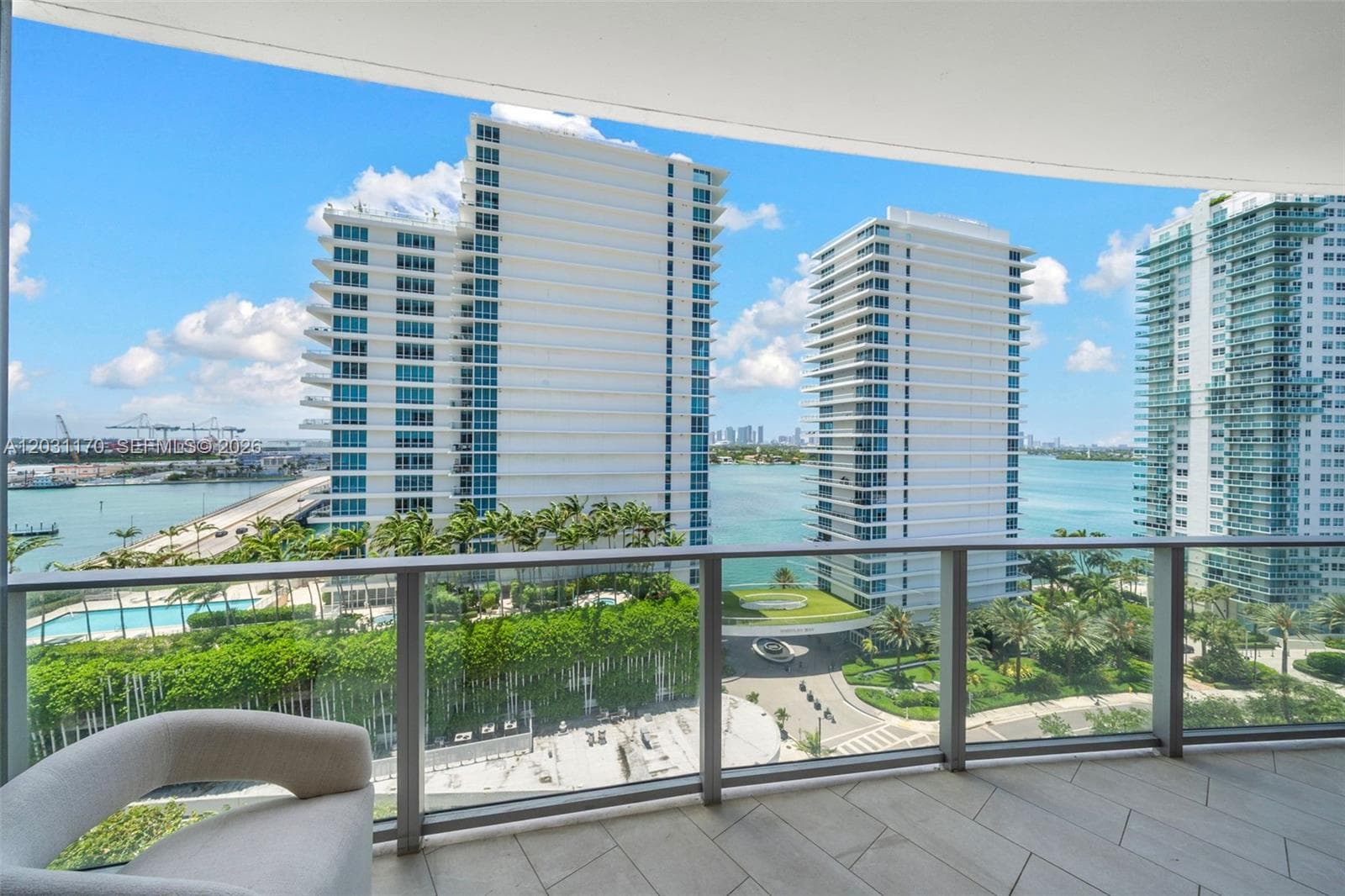 A12031170 — Miami Beach — 43