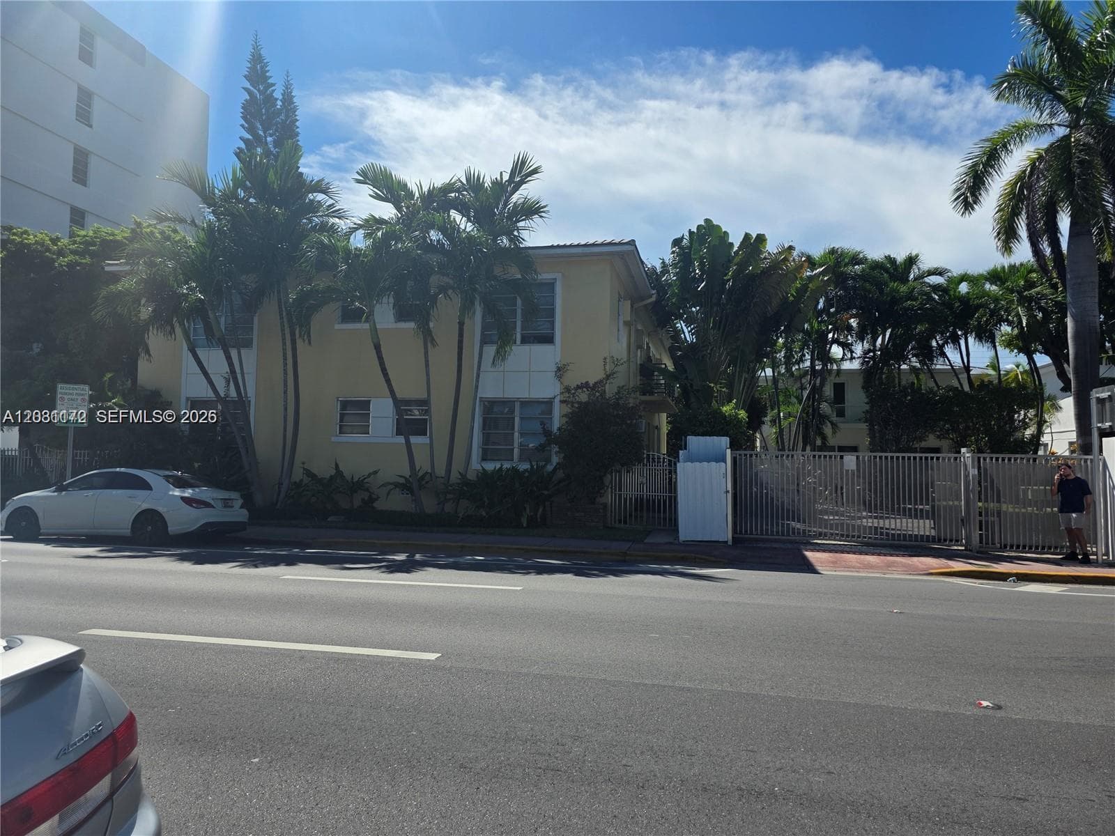 A12031172 — Miami Beach — 51