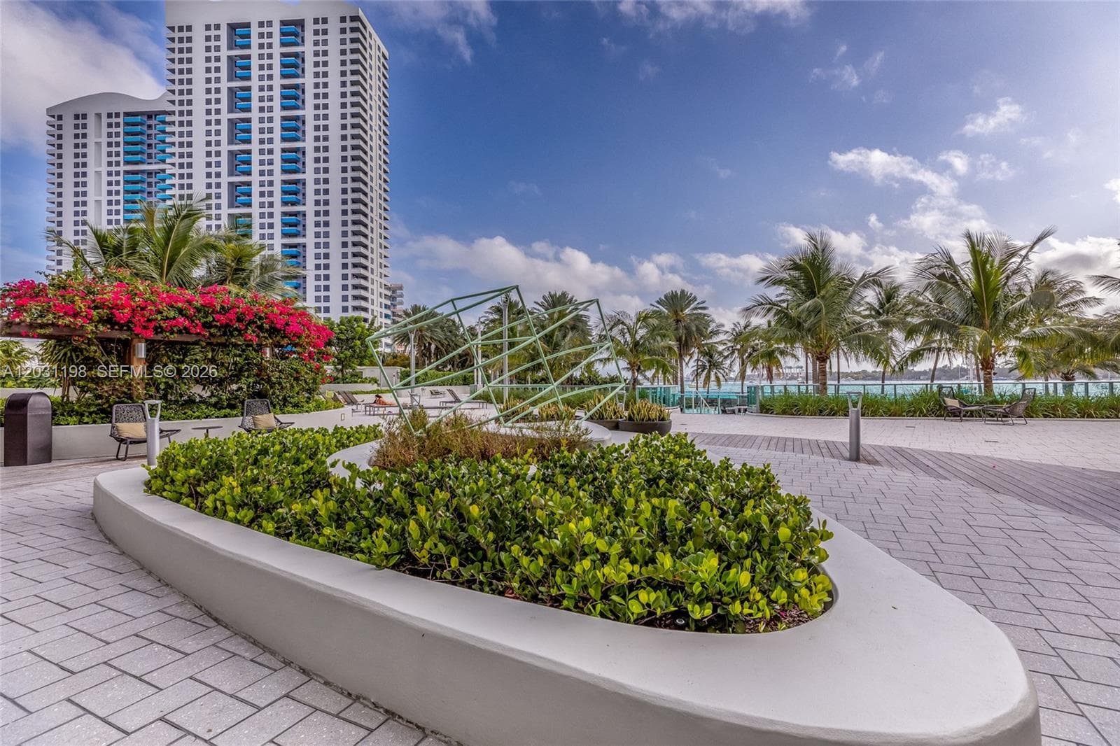 A12031198 — Miami Beach — 12