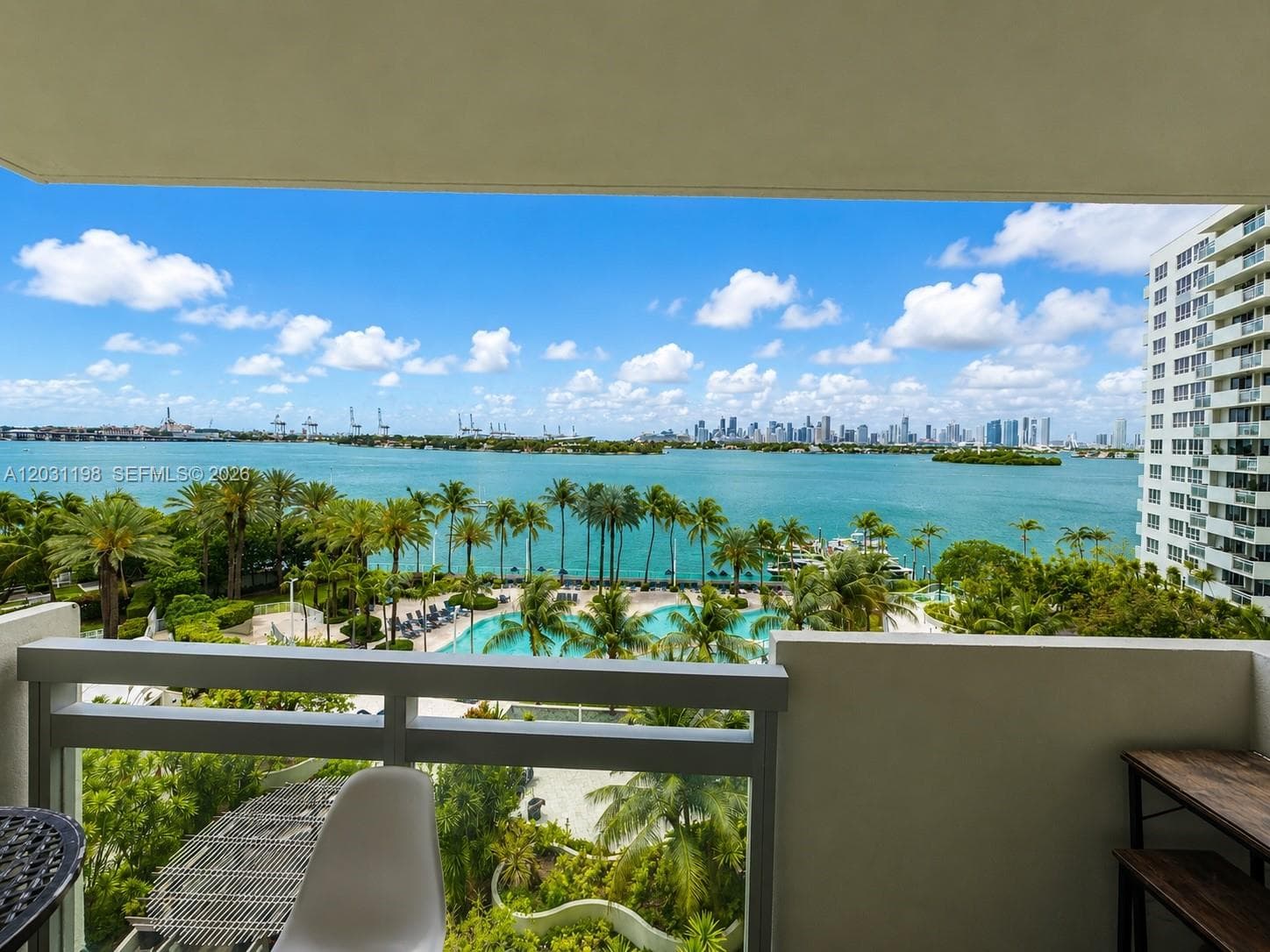 A12031198 — Miami Beach