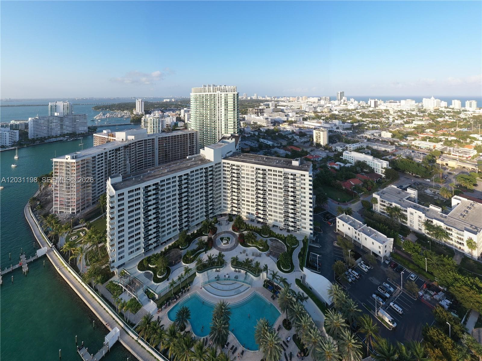 A12031198 — Miami Beach — 30