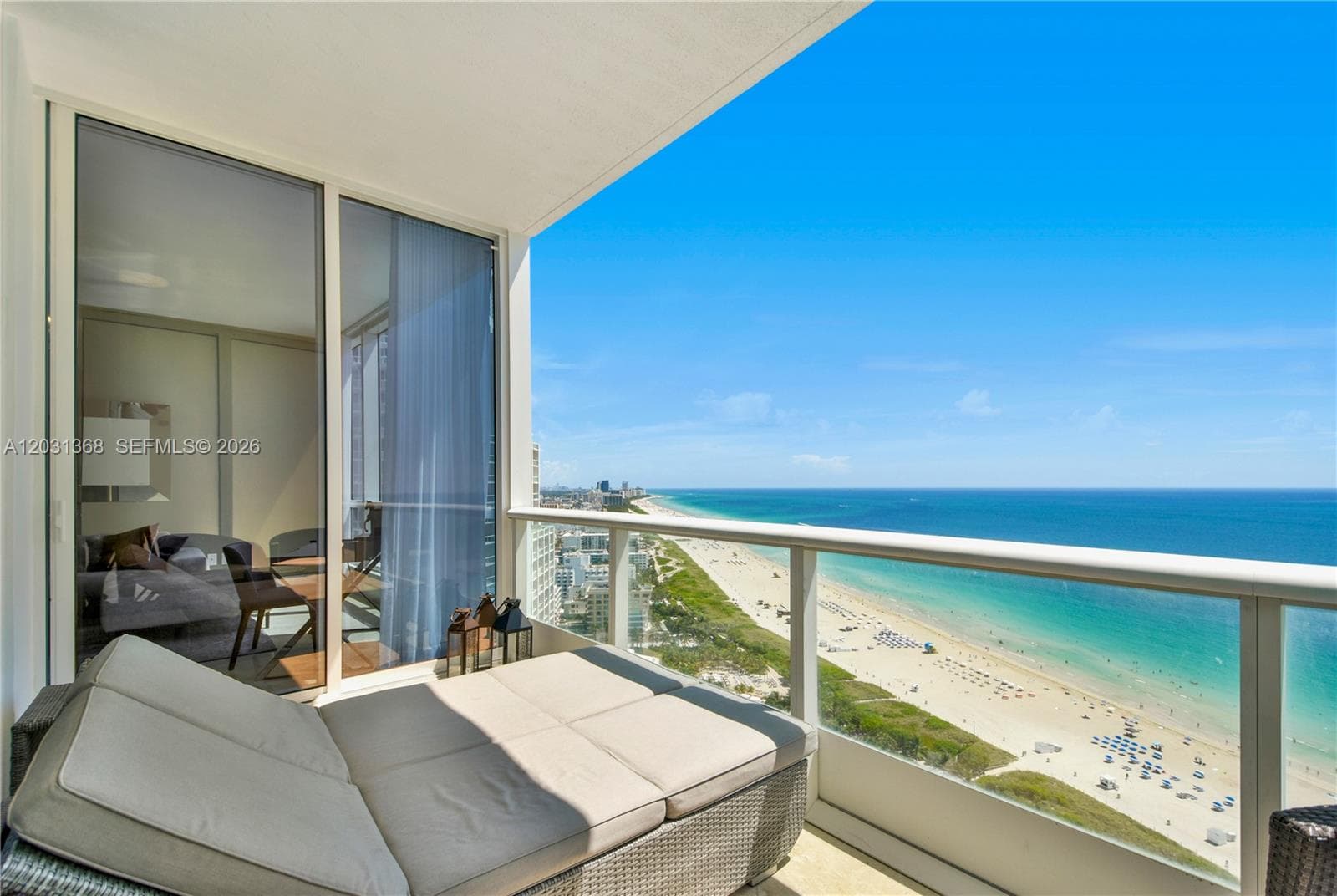 A12031368 — Miami Beach — 16